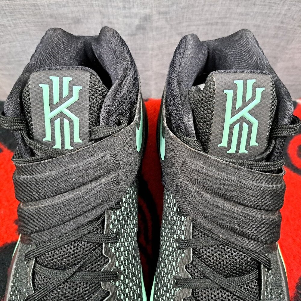 Size 12 Nike Kyrie 2 Green Glow Black Men's Basketball Shoes 819583-007 - Picture 11 of 14